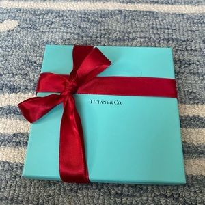 Tiffany & Co gift box